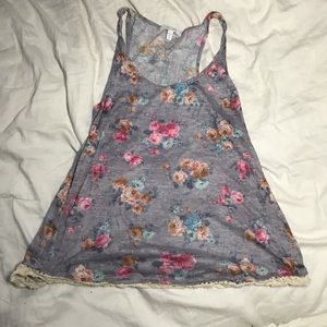 Flower tank top with lace detailing